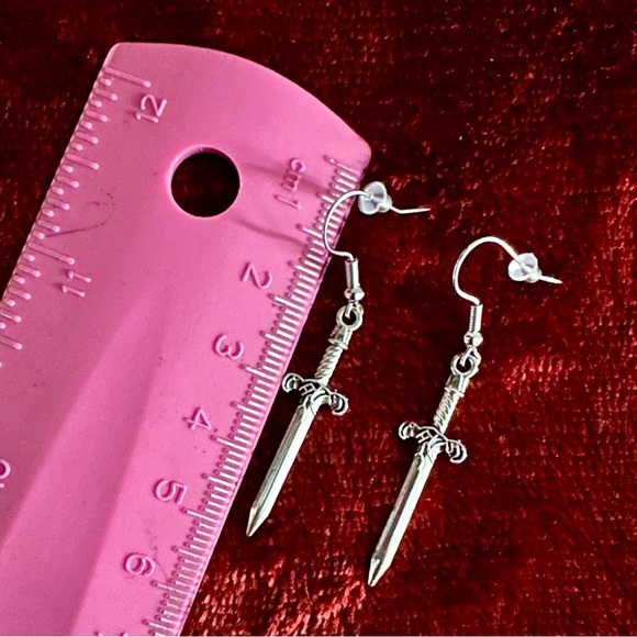Sword Earrings Dagger Sword Dangle Drop Earrings Silver Tone Brand New - Picture 4 of 4